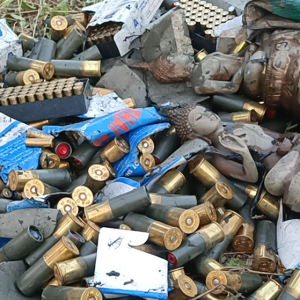 子弹、佛像一起丢？警方调查到异常弃物！