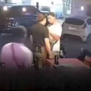 外籍人士围殴泰国摊贩被警方逮捕！依法追究刑责