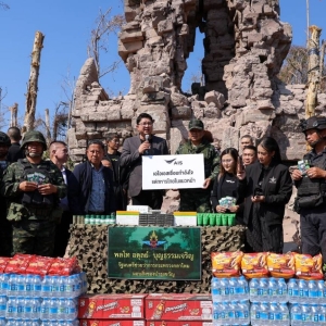 泰国副防长赴苏林边境, 推进官兵基础设施建设