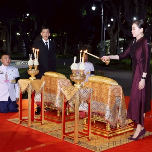 王室传统延续：十世王春节祭祖仪式举行