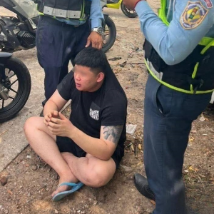 中国男子毒驾撞交警，柬埔寨警员重伤抢救中