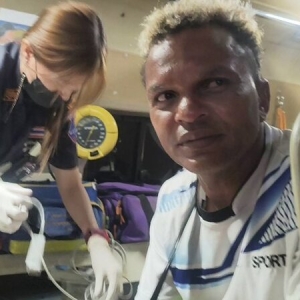 泰前拳王被狗咬高烧抽搐，已紧急送医抢救