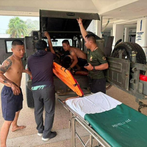 泰国士兵泰柬边境巡逻误踩地雷，右腿截肢送医！