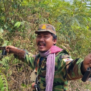 泰国男子装扮柬埔寨士兵，拍讽刺视频走红网络