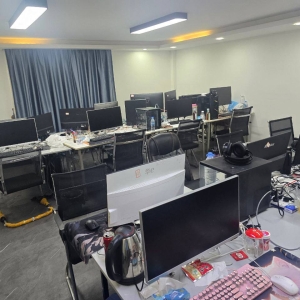 网络诈骗窝点遭捣毁，涉案人员提前获消息逃离现场