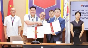 菲律宾台风受灾，获中国百万美元人道援助