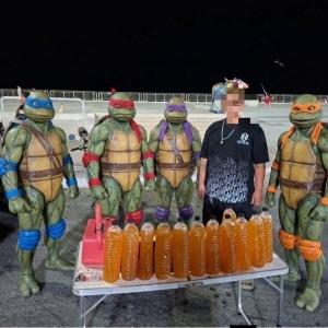 忍者神龟助阵抓毒贩？泰国警方角色扮演引热议