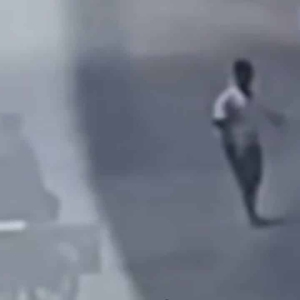 泰国公路惊魂：男子见妻子与他人同行，当街开枪