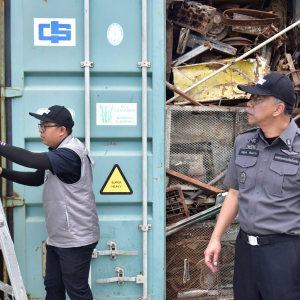 泰国港口大行动！林查班港查扣714个可疑洋垃圾