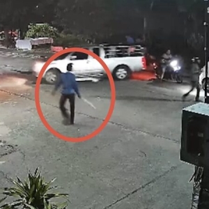 枪击案后8名青少年闯入敌对帮派家中，随后自首称遭伏击