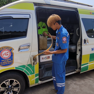 泰国燃料紧张， 救护车运送病人途中抛锚