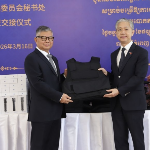 中国援助柬埔寨警用设备交接，助力打击电信诈骗