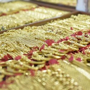 泰国黄金大跳水！卖出价突破7.5万铢，投资风险与机会并存