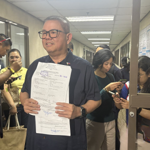 菲华裔部长怒告20人网络诽谤，维护名誉