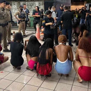 曼谷扫黄行动！16名多国外籍女子被捕并遣返