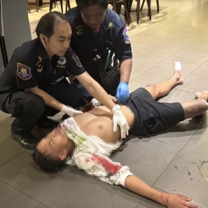 泰国太狠了！日本游客被围殴到吐血还没人负责