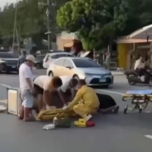 泰国罗勇府车祸：中国男子随冰箱高速坠车！险些丧命