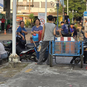 排队一整夜只为加油！泰国燃油短缺引发焦虑