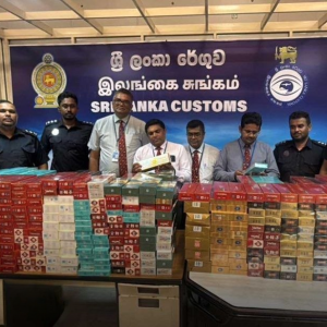 曼谷飞斯里兰卡，3名中国人携601条香烟走私失败被抓