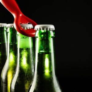 油价上涨，象牌啤酒跟进调价，每瓶涨价2泰铢