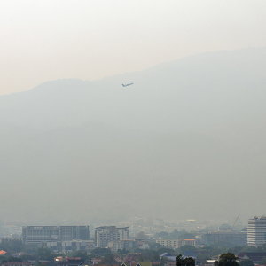 “天空都灰了”！清迈空气污染冲上世界第一