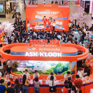 中国旅游热爆！泰国游客蜂拥上海迪士尼