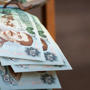 “先交税再领钱”？经典骗局再现泰国