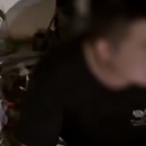 “我怕他们有枪”！深夜逃亡中国人现身，跨国电诈再现