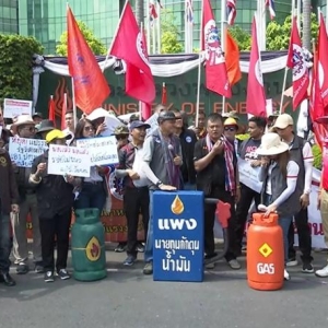 油价狂飙！泰国民众压力爆表，劳工人群游行示威