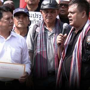 民愤爆表！劳工怒冲总理府，直指燃油囤积