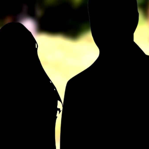 变态！泰国53岁男子绑架12岁女孩数月，最终被捕