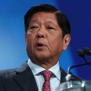 菲律宾翻脸比翻书快？马科斯对华“既要又要”