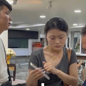 中国游客在芭堤雅散步遭骗，近10万泰铢被盗