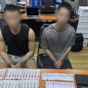 裸奔+吸毒全曝光！曼谷中国网红被警方抓了