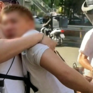 曼谷男子猥亵女记者，泼水节现场被抓