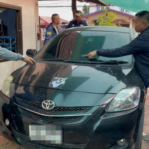 20泰铢买个警察贴纸就敢运毒，泰国男子操作太离谱了