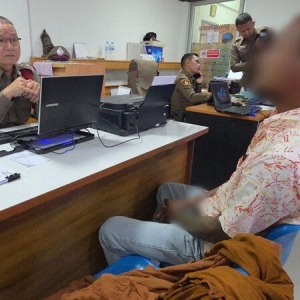 法律面前无特权！泰国“毒僧人”持201粒冰毒被抓