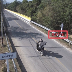 针对性袭击！泰南枪手尾随扫射安保，抢走配枪后马上逃离