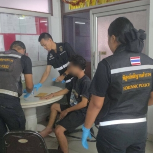 泰国北榄府发生泼水节致命枪击案，16岁嫌犯已向警方自首