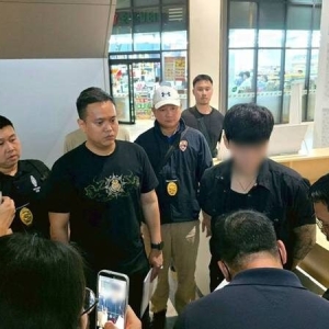 红通人员栽了！31岁韩国男子在曼谷被捕，涉电诈及持毒多罪