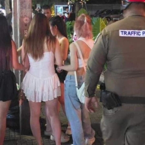 素坤逸“站街”乱象再遭整顿，6名外籍买淫女被警方带走