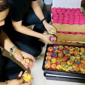 自制液体肥皂月赚5万！曼谷一住宅式黑工厂被警方捣毁