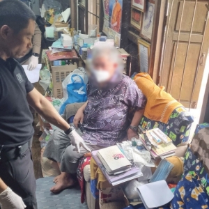 前世债主名单？泰国“神棍”靠算命性侵多女当场被抓