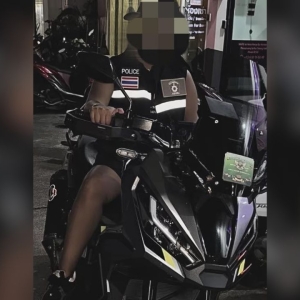 网购警服玩角色扮演？外国女在芭东骑车炸街，泰民众怒了
