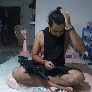 太作死！阿三哥在泰拍持枪视频炫耀，泰警顺藤摸瓜端老巢