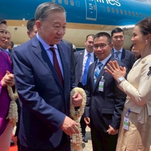 越南国家主席首次访泰,赴乌隆他尼致敬胡志明