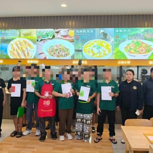 春武里一餐厅遭清扫！9名中国人持旅游签开店被捕